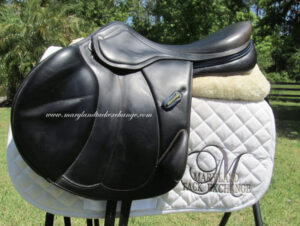 17" Amerigo Vega Monoflap (Black), Wide Tree (2020 Model)