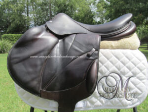 18" Voltaire  Lexington, Medium/Wide Tree (2018 Model)