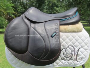 18" Devoucoux Biarritz S Buffalo, Medium Tree (2019 Model)