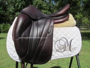 17.5" Butet Dressage (Dk. Brown/Wool), Medium/Wide Tree (2022 Model)