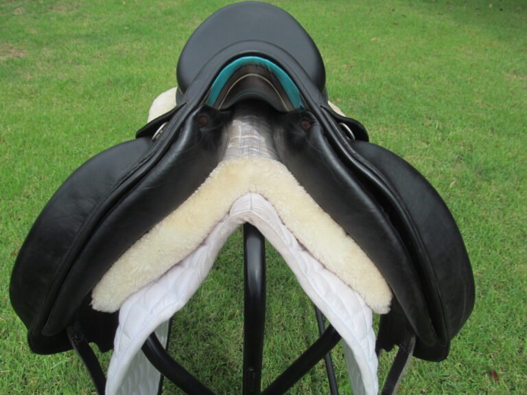 17" Voltaire Adelaide Monoflap, Medium Tree (2013 Model) - Image 3