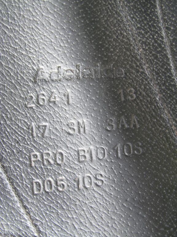 17" Voltaire Adelaide Monoflap, Medium Tree (2013 Model) - Image 8