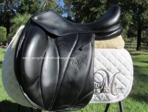 18" Voltaire Adelaide, Medium Tree (2012 Model)