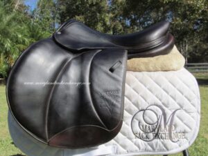 17.5" Voltaire Palm Beach Calf, Medium Tree (2017 Model)