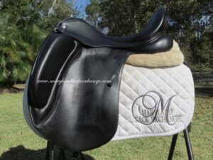 17" Custom Saddlery Steffen's Advantage, Medium/Wide Tree (2016 Model)