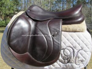 17.5" Devoucoux Biarritz C Calfskin, Wide Tree (2017 Model)