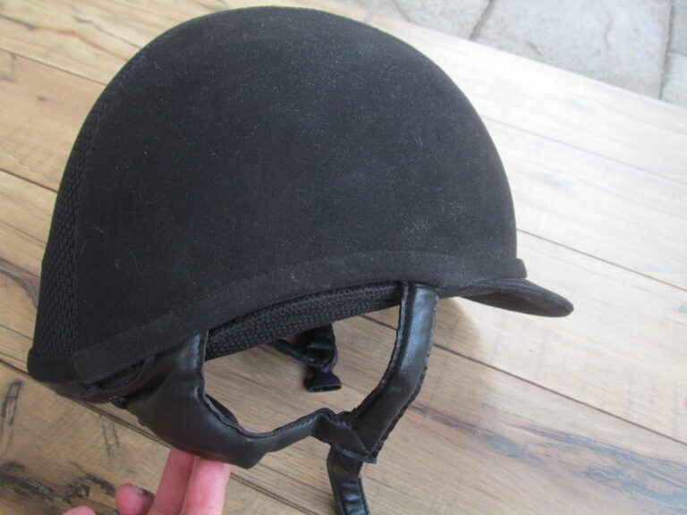 Charles Owen Ayr8 7-1/8" Helmet - Image 2