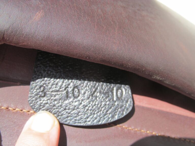 17.5" Devoucoux Enara, Medium Tree (2024 Model, Accessories Included) - Image 9