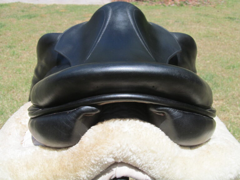 18.5" Voltaire Lexington Monoflap (Black), Medium Tree (2015 Model) - Image 10