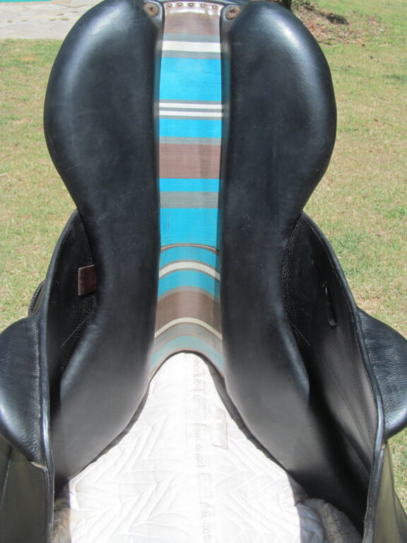 18.5" Voltaire Lexington Monoflap (Black), Medium Tree (2015 Model) - Image 11