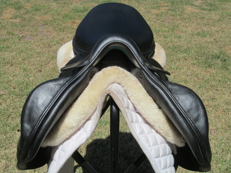 18.5" Voltaire Lexington Monoflap (Black), Medium Tree (2015 Model) - Image 3