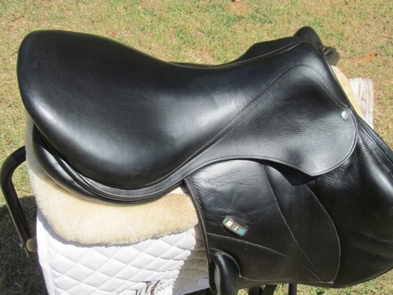 18.5" Voltaire Lexington Monoflap (Black), Medium Tree (2015 Model) - Image 5