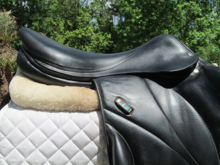 18.5" Voltaire Lexington Monoflap (Black), Medium Tree (2015 Model) - Image 7