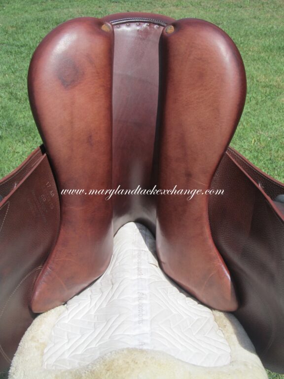 17/17.5" Meyer Calfskin, Medium/Wide Tree (2023 Model) - Image 11
