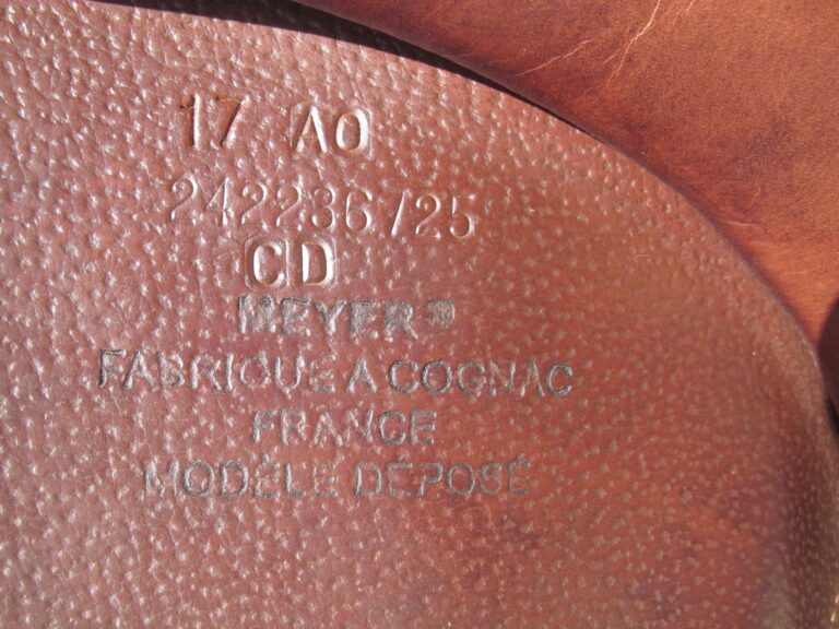 17/17.5" Meyer Calfskin, Medium/Wide Tree (2023 Model) - Image 6