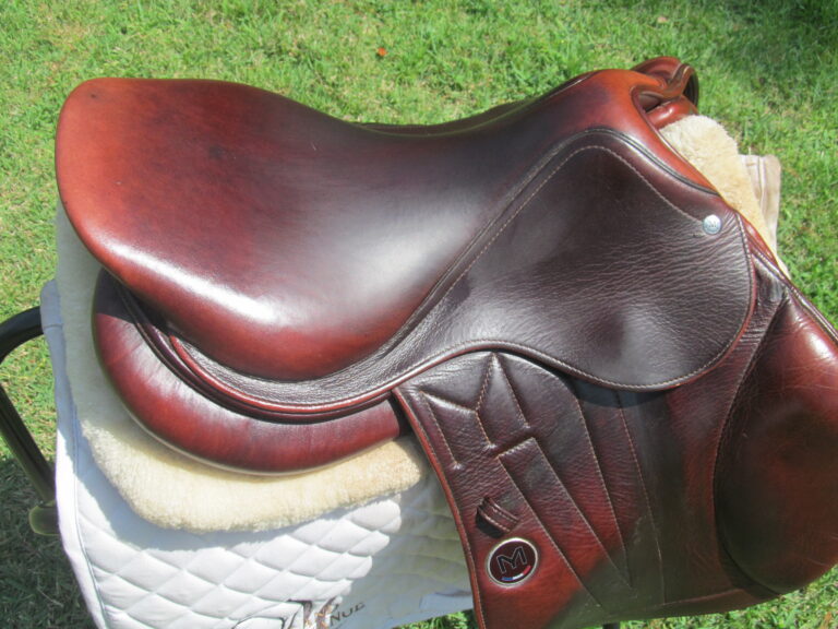 17/17.5" Meyer Calfskin, Medium/Wide Tree (2023 Model) - Image 8