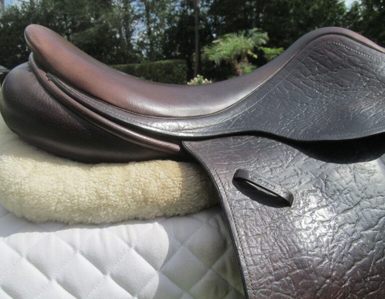 17.5" County Innovation XTR, Medium Tree - Image 10