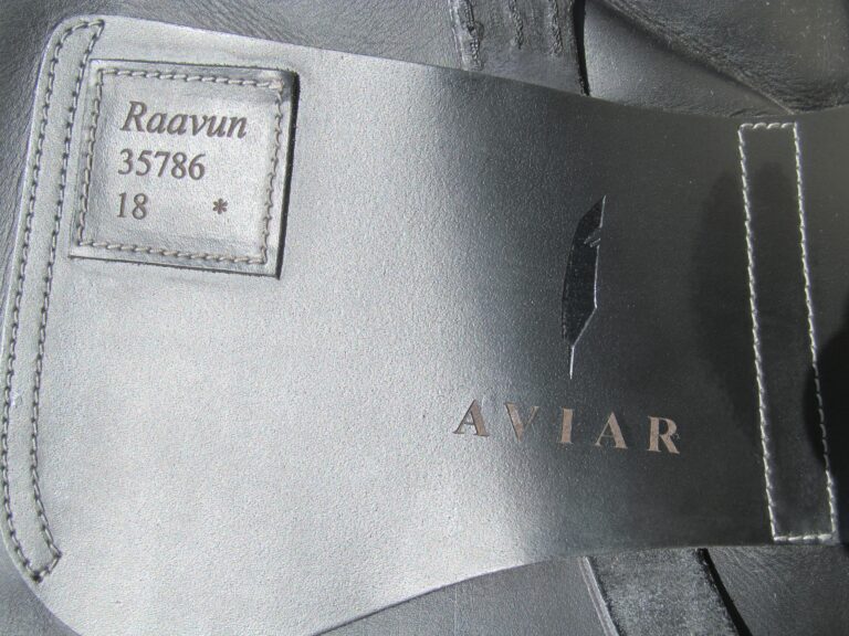 17.5/18" Aviar Raavun Monoflap, 2023 Model (Medium/Wide, Adjustable Tree) - Image 9