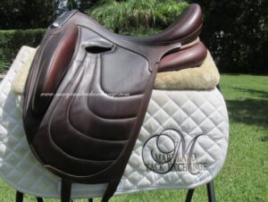 17.5" Devoucoux Harmonie (Dk. Brown), Medium Tree (2018 Model plus Accessories)