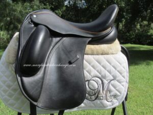 17" Custom Saddlery Wolfgang Solo II Monoflap, Medium/Wide Tree (2019 Model)