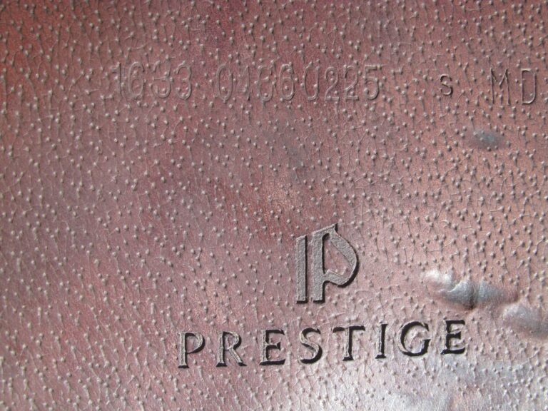 16.5" Prestige Rubino, Medium Tree (2025 Model) - Image 4